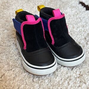 Vans Kids High-Top Boots - Black, Blue, Pink